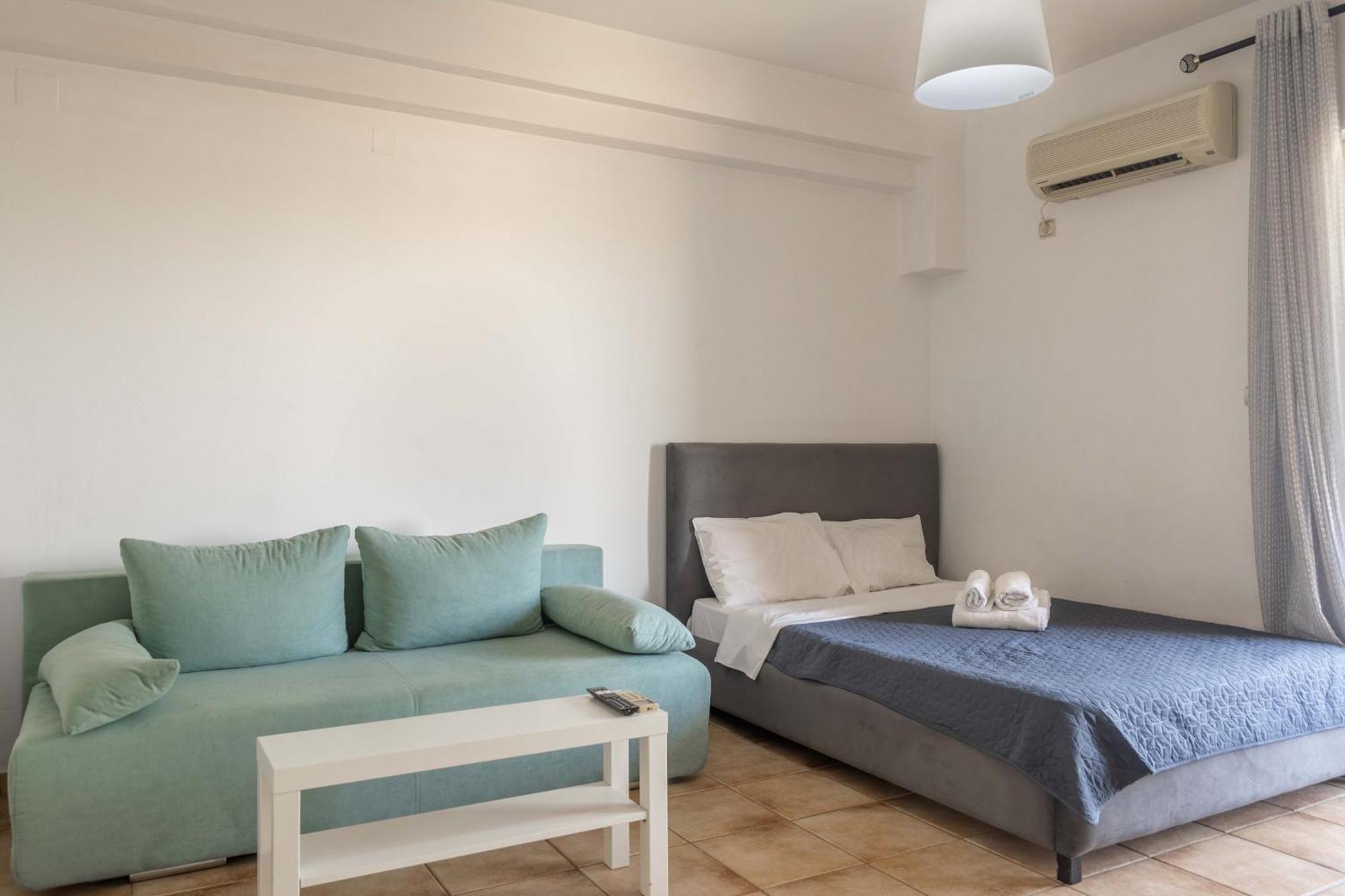 Elia Mini Suites 6 Larissa Exterior photo